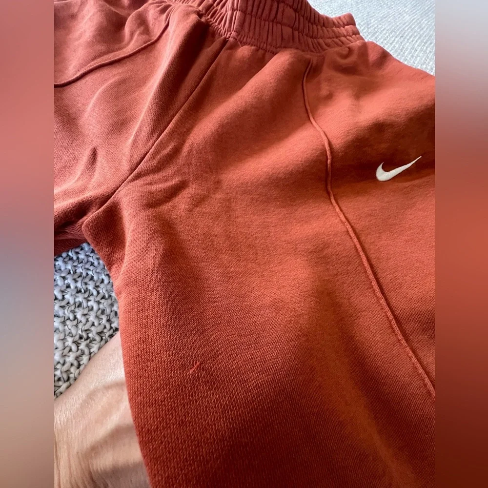 Sweatsuit - Picture 6 of 7
